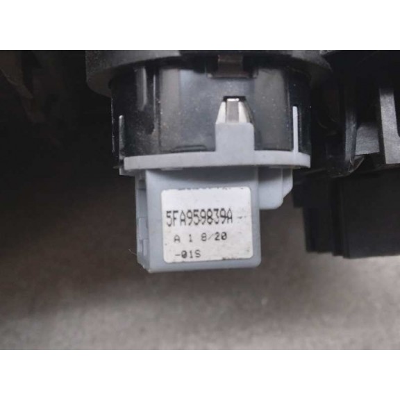 Recambio de consola central para seat leon (kl1) xcellence referencia OEM IAM 5FB863263A POMO 6 VELOCIDADES 