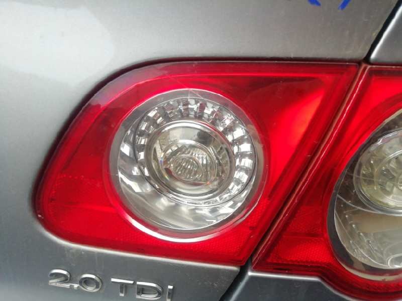 Recambio de piloto trasero derecho interior para volkswagen passat berlina (3c2) advance referencia OEM IAM  3C5945094C RAYADO