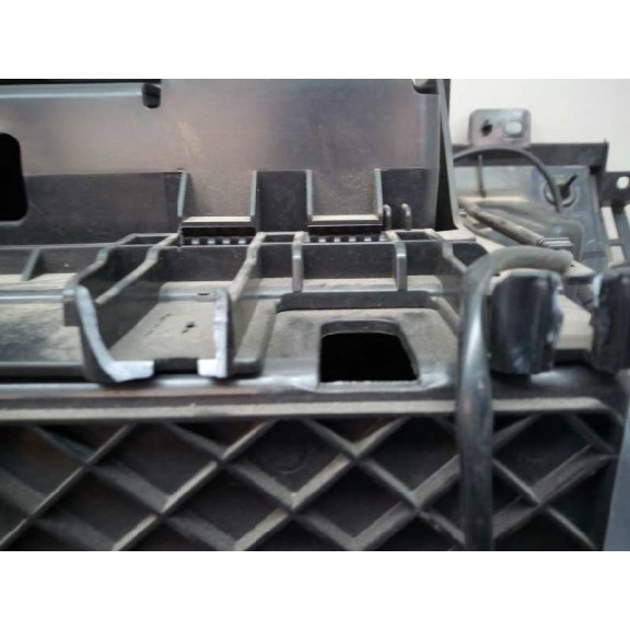 Recambio de guantera para land rover evoque dynamic referencia OEM IAM BJ3214K016BA SOPORTES ROTOS 