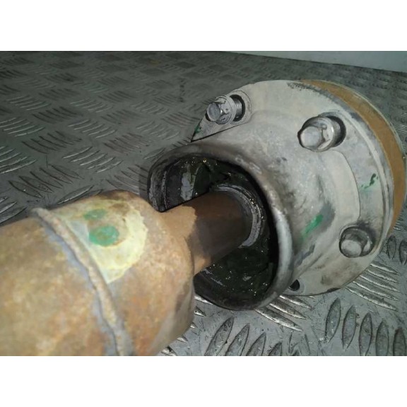 Recambio de transmision central delantera para jeep cherokee limited referencia OEM IAM P52853440AF  