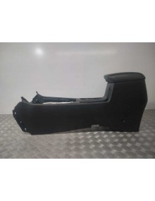 Recambio de apoyabrazos central para kia carens ( ) basic referencia OEM IAM 84610A4001 ENGANCHE ROTO 