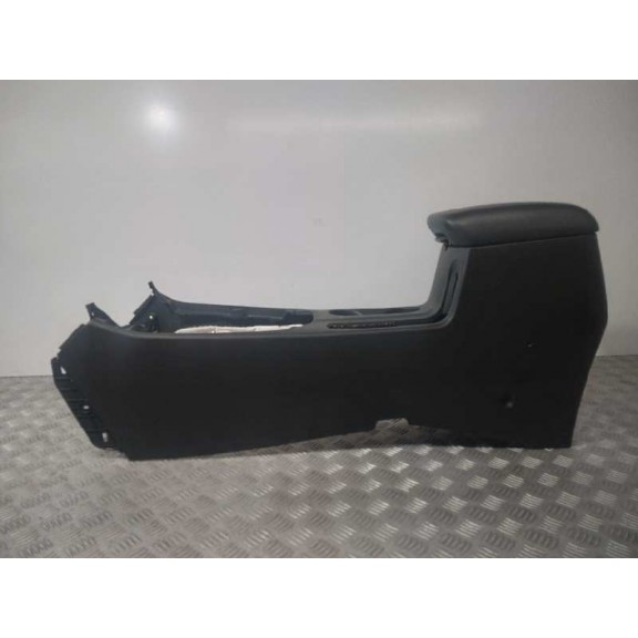 Recambio de apoyabrazos central para kia carens ( ) basic referencia OEM IAM 84610A4001 ENGANCHE ROTO 