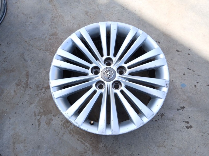 Recambio de llanta delantera derecha para opel insignia a sedán (g09) 2.0 cdti (69) referencia OEM IAM 13313796 x1 18 pulgadas