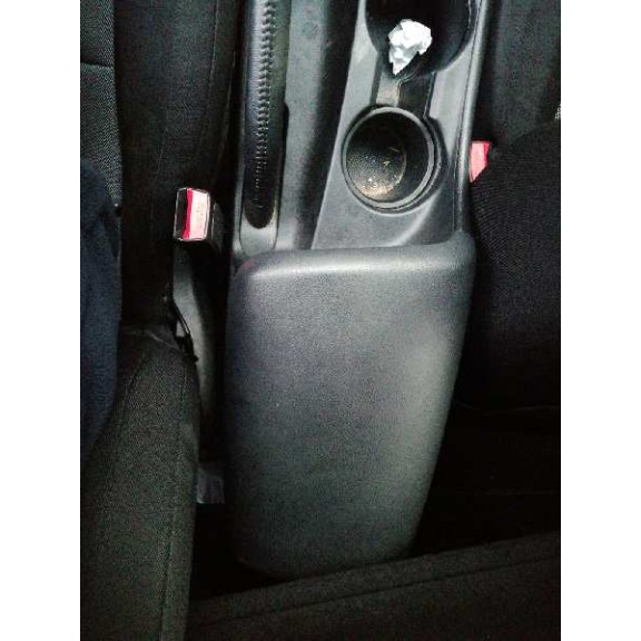 Recambio de apoyabrazos central para kia pro_cee´d ( ) drive referencia OEM IAM 84651A2000  