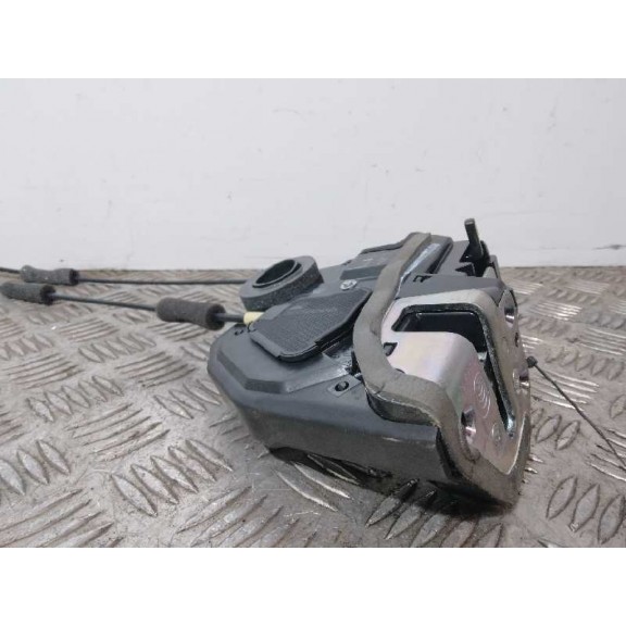 Recambio de cerradura puerta trasera izquierda para lexus ct 200h referencia OEM IAM A046693  