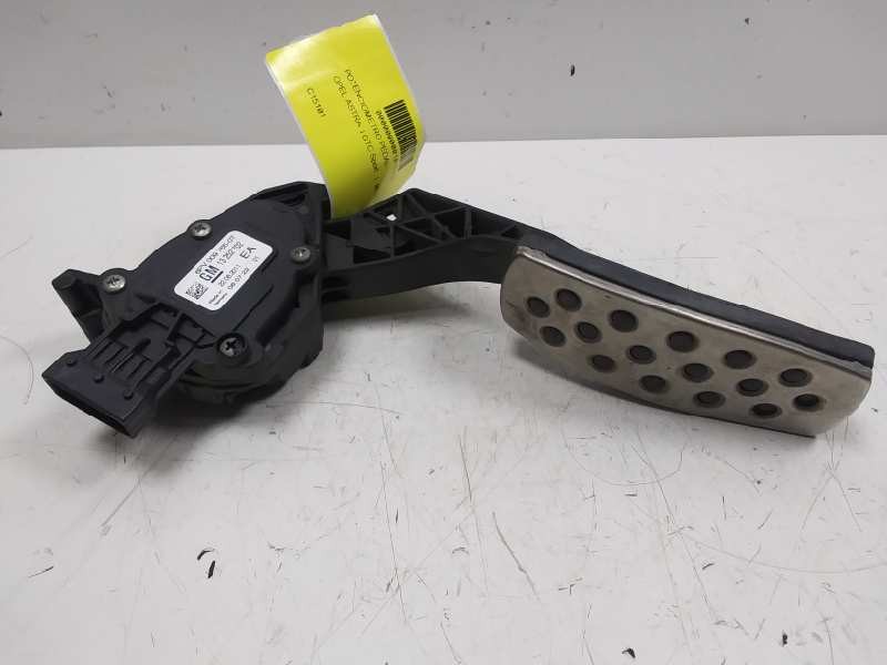 Recambio de potenciometro pedal para opel astra j gtc sport referencia OEM IAM 13252702  