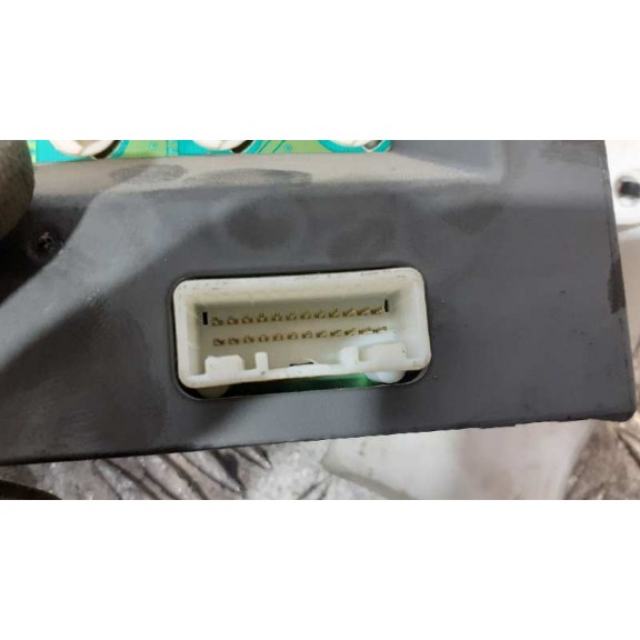 Recambio de display para nissan almera (n16/e) 1.5 16v cat referencia OEM IAM 21677652  