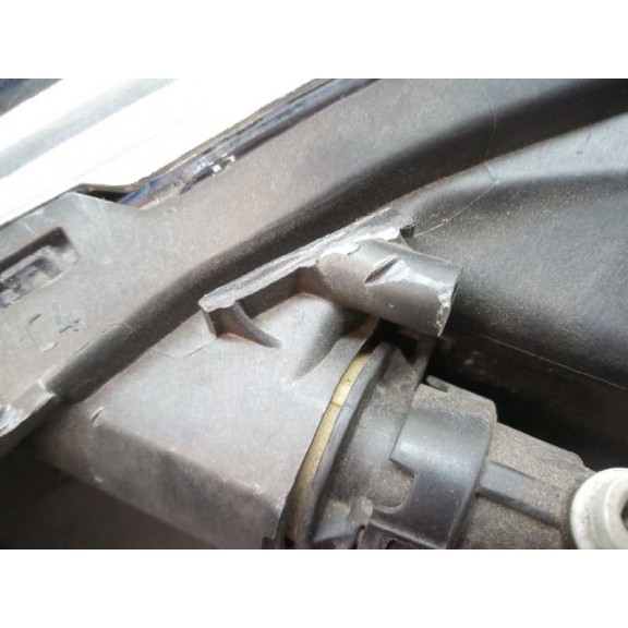 Recambio de faro derecho para toyota auris touring sports (e18) hybrid business referencia OEM IAM 8113002K30 SOPORTES ROTOS 900