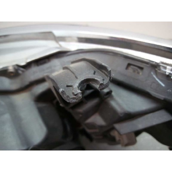 Recambio de faro derecho para toyota auris touring sports (e18) hybrid business referencia OEM IAM 8113002K30 SOPORTES ROTOS 900