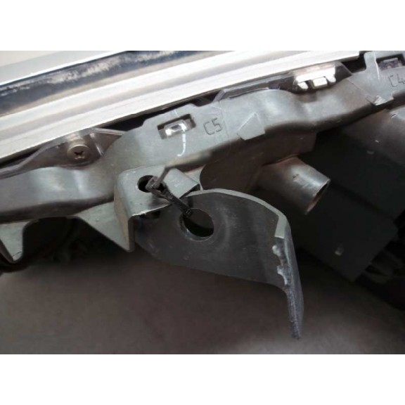 Recambio de faro derecho para toyota auris touring sports (e18) hybrid business referencia OEM IAM 8113002K30 SOPORTES ROTOS 900