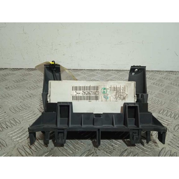 Recambio de display para renault megane ii berlina 5p luxe privilege referencia OEM IAM 8200290542  