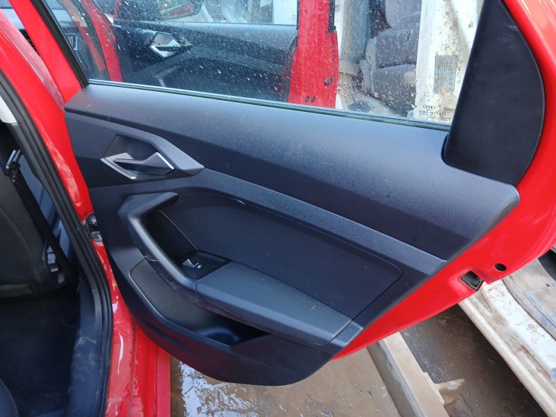 Recambio de guarnecido puerta trasera derecha para audi a1 sportback (gba) 25 tfsi referencia OEM IAM   