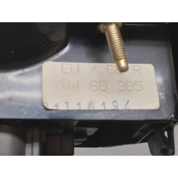 Recambio de piloto trasero derecho para saab 900 cabrio 2.3 se referencia OEM IAM 4468385  