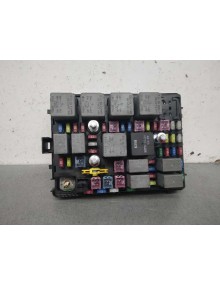 Recambio de caja reles / fusibles para kia carens 2.0 crdi ex monovolumen referencia OEM IAM AK5226  