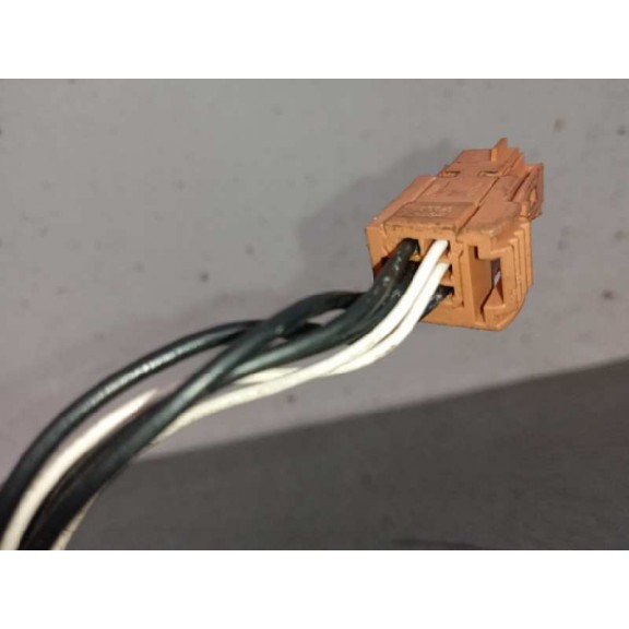 Recambio de retrovisor derecho para peugeot 208 allure referencia OEM IAM  NO ABATIBLE 6+3 PINS