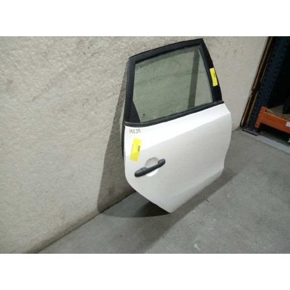 Recambio de puerta trasera derecha para hyundai i30 classic referencia OEM IAM  BLANCA 