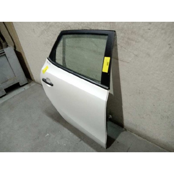 Recambio de puerta trasera derecha para hyundai i30 classic referencia OEM IAM  BLANCA 