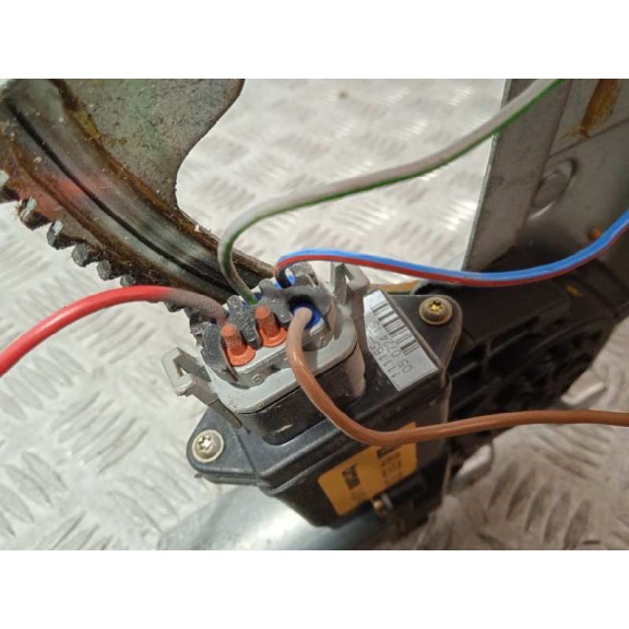 Recambio de elevalunas delantero izquierdo para opel tigra 1.4 16v referencia OEM IAM 90520199 90520201 4 CABLES