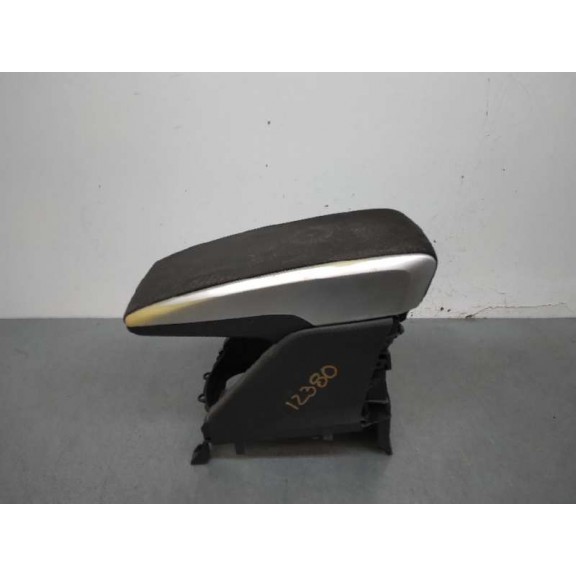 Recambio de apoyabrazos central para toyota verso active referencia OEM IAM 588330F010  