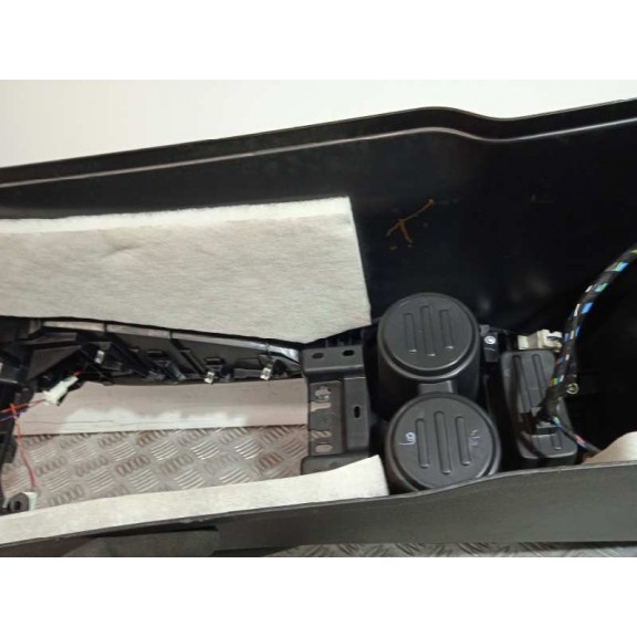 Recambio de apoyabrazos central para nissan qashqai (j11) tekna premium referencia OEM IAM   