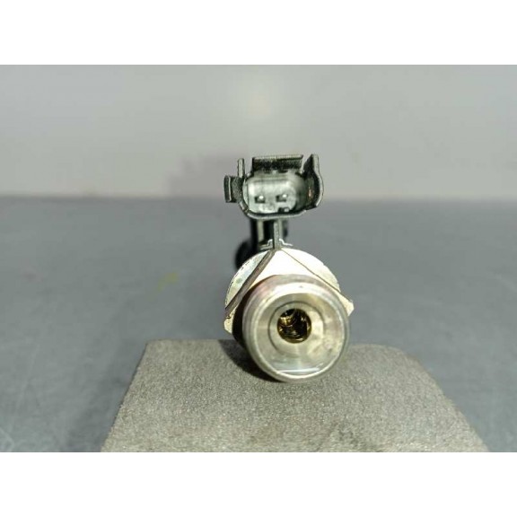 Recambio de inyector para bmw serie m2 coupe (f87) basis referencia OEM IAM 13647639994 65.682KM 0261500533