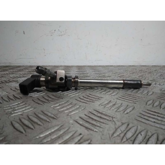 Recambio de inyector para volvo v50 familiar 2.0 diesel cat referencia OEM IAM 5WS40156Z SIEMENS X1