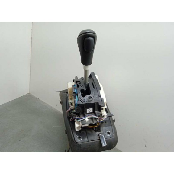 Recambio de palanca cambio para infiniti q50 2.2 diesel cat referencia OEM IAM 75C581  