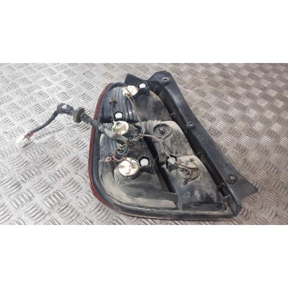 Recambio de piloto trasero izquierdo para kia carens 1.8 cat referencia OEM IAM   