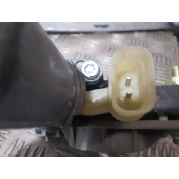 Recambio de elevalunas delantero derecho para kia stonic (ybcuv) drive referencia OEM IAM 82460H8000 2 PINES 