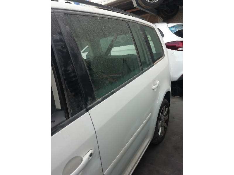 Recambio de puerta trasera izquierda para volkswagen touran (1t1) advance referencia OEM IAM 1T0833055R BLANCA 1T0833055R