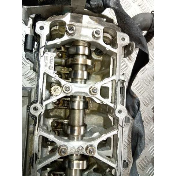 Recambio de culata para volkswagen golf v berlina (1k1) 1.6 referencia OEM IAM 06B1033731  