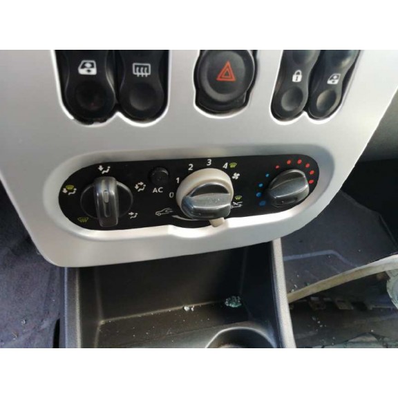 Recambio de mando calefaccion / aire acondicionado para dacia sandero 1.6 cat referencia OEM IAM   