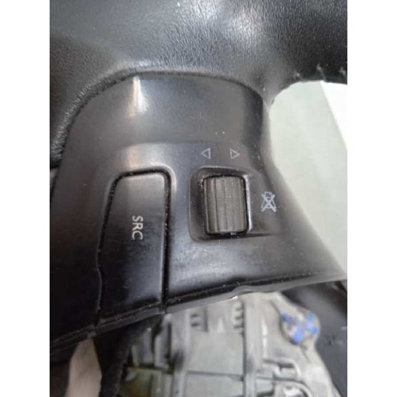 Recambio de volante para peugeot 208 allure referencia OEM IAM 96750123ZD ALGO MARCADO 