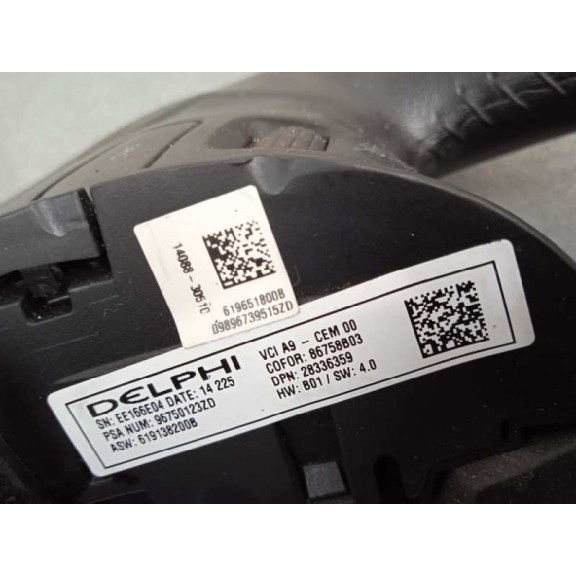 Recambio de volante para peugeot 208 allure referencia OEM IAM 96750123ZD ALGO MARCADO 