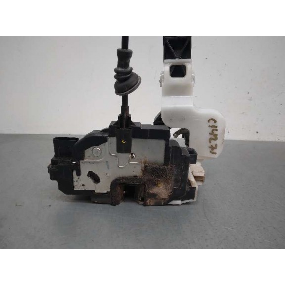 Recambio de cerradura puerta delantera derecha para kia cee´d emotion referencia OEM IAM 8132018040 7 PINES 