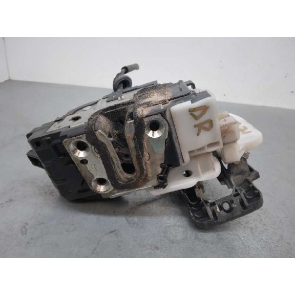 Recambio de cerradura puerta delantera derecha para kia cee´d emotion referencia OEM IAM 8132018040 7 PINES 