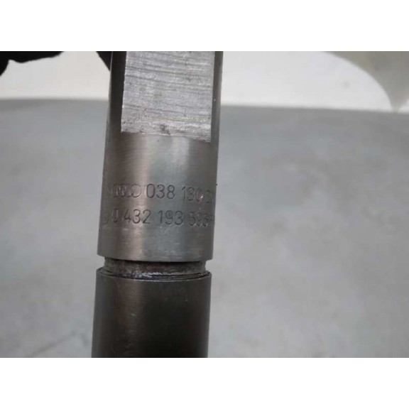 Recambio de inyector para volkswagen golf iv berlina (1j1) 1.9 tdi referencia OEM IAM 0432193595 ASV 038130202A