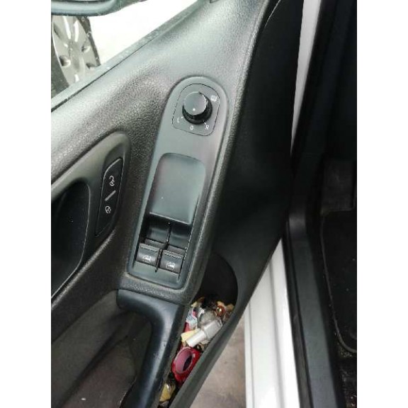 Recambio de mando elevalunas delantero izquierdo para volkswagen golf vi (5k1) 1.6 tdi referencia OEM IAM   