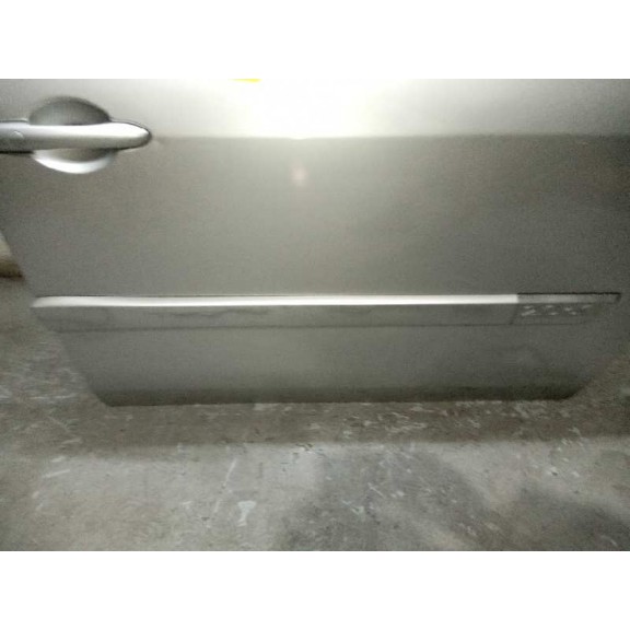 Recambio de puerta delantera derecha para renault scenic ii grand confort expression referencia OEM IAM   