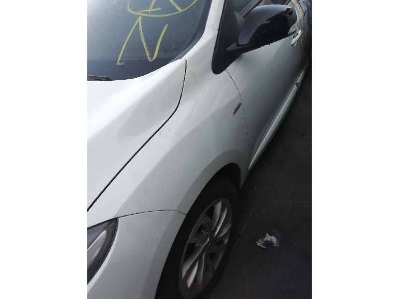 Recambio de aleta delantera izquierda para renault megane iii berlina 5 p intens referencia OEM IAM   