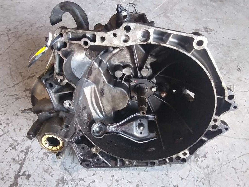 Recambio de caja casco para peugeot partner kombi 1.6 16v hdi fap referencia OEM IAM 20DP33  