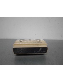 Recambio de display para toyota prius (nhw20) basis referencia OEM IAM 8395047010 PANTALLA MULTIFUNCION 