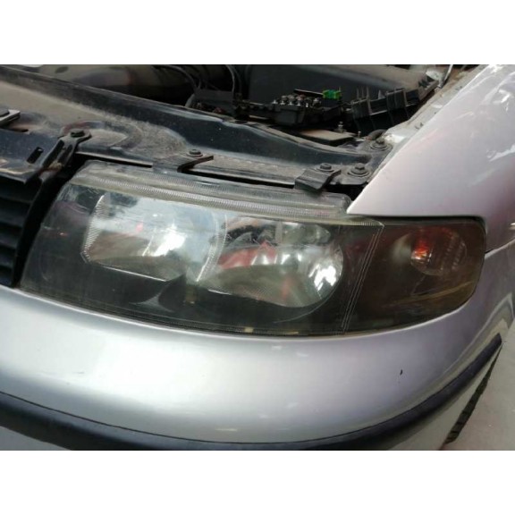 Recambio de faro izquierdo para seat toledo (1m2) v5 referencia OEM IAM 1M1941001B FALTA TAPA Y SOPORTE ROTO RAYADO , PARA PULIR