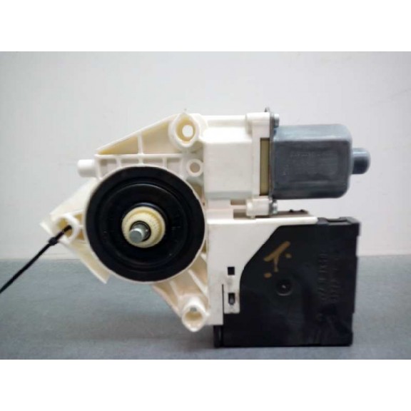 Recambio de motor elevalunas delantero izquierdo para volkswagen golf vi (5k1) 1.6 tdi referencia OEM IAM 5K0959701H 5K0959793 