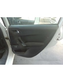 Recambio de guarnecido puerta trasera derecha para peugeot 208 active referencia OEM IAM   