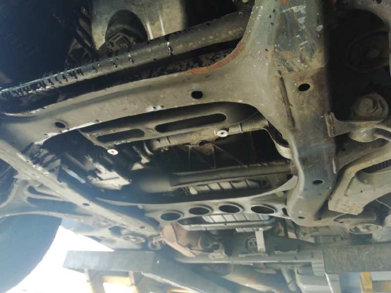 Recambio de puente delantero para volkswagen touareg (7la) v6 referencia OEM IAM   