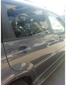 Recambio de puerta trasera derecha para ssangyong rexton 2.7 turbodiesel cat referencia OEM IAM  VARIOS GOLPES 