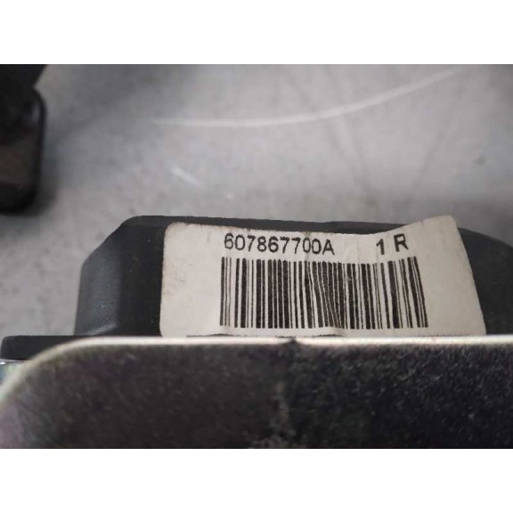 Recambio de pretensor airbag derecho para kia cee´d emotion referencia OEM IAM 607867700A 888201H000 