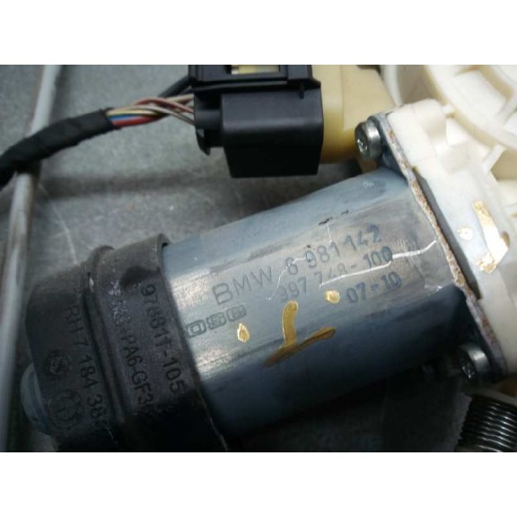Recambio de elevalunas delantero derecho para bmw serie 5 berlina (e60) 530d referencia OEM IAM 6981142  6 PINS