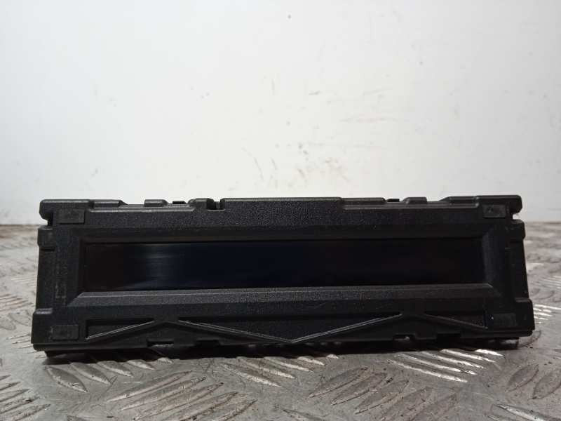 Recambio de display para opel insignia berlina cosmo referencia OEM IAM 13233977F  